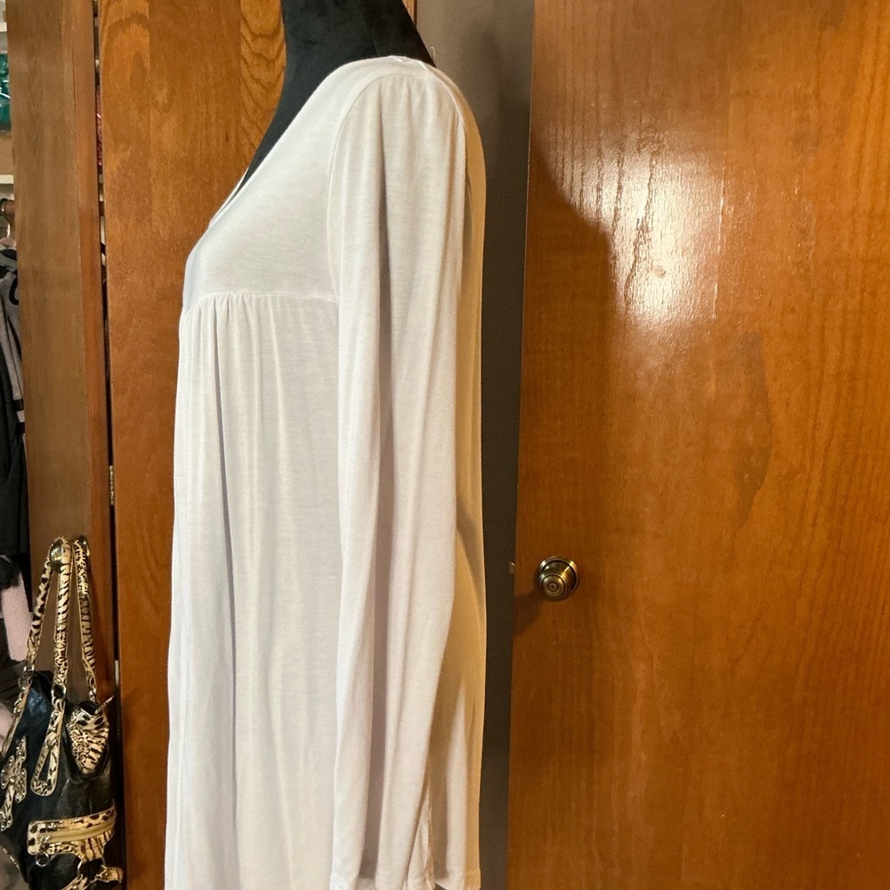 Women’s White Blouse - Picture 5 of 6